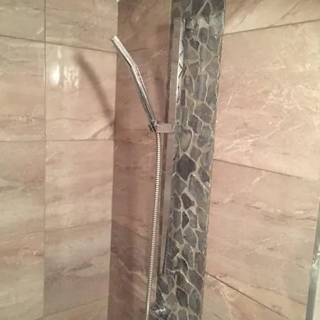 Location 40m2 * Courtry