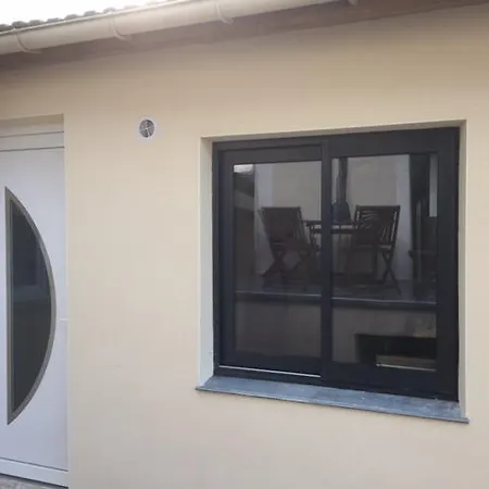 Location 40m2 Courtry